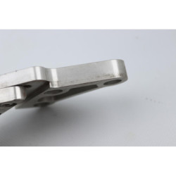 Platine avant gauche SUZUKI GSXR 1300 HAYABUSA 1999 à 2007