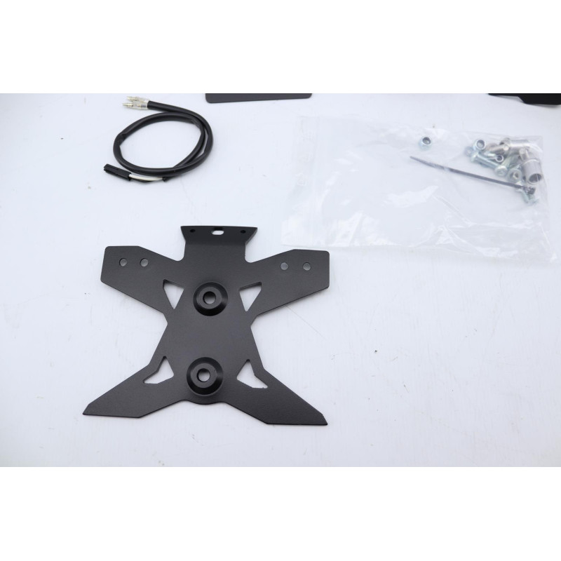 Support de plaque SUZUKI GSXS 750 2017 à 2021