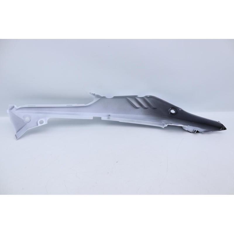 Coque arrière droite SUZUKI GW 250 INAZUMA 2012 à 2015