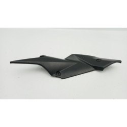 Demi flanc de selle gauche SUZUKI GSR 750 2011 à 2016