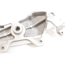 Support moteur droit HONDA CB 600 F HORNET 1998 à 2002