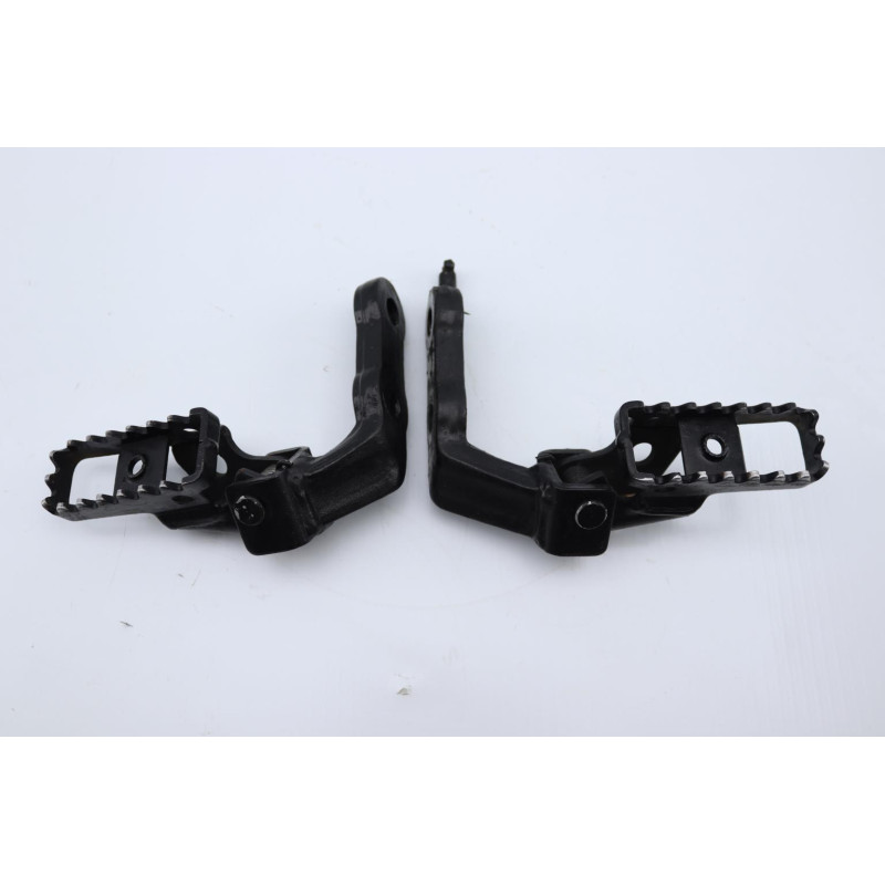 Platine avant droite APRILIA PEGASO 650 1994 à 1996