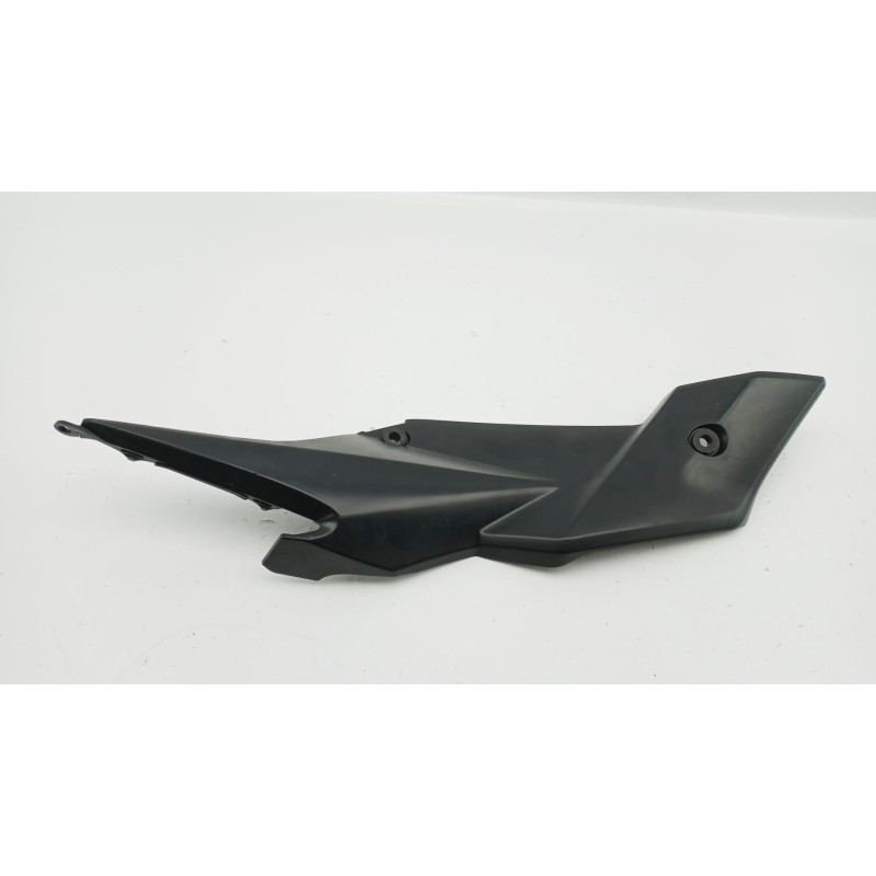 Demi flanc de selle droit SUZUKI GSR 750 2011 à 2016