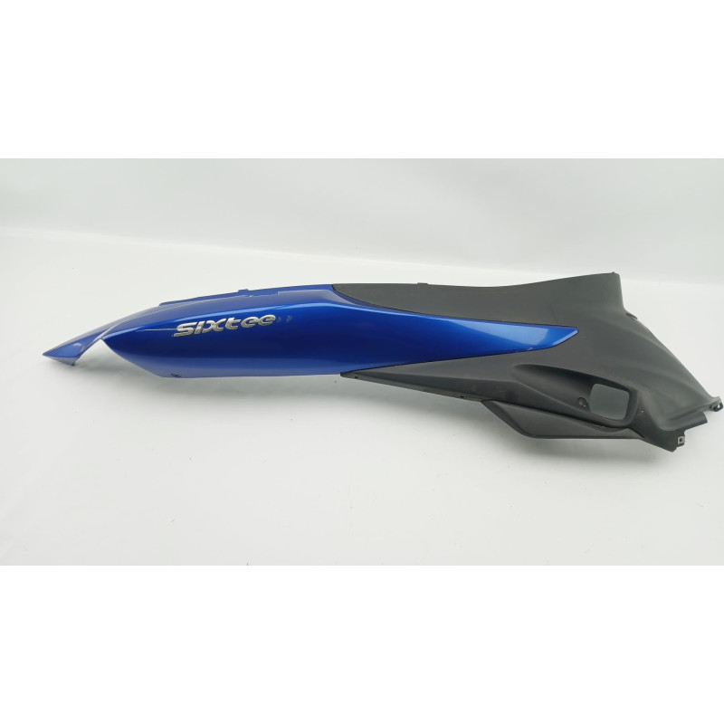 Coque arrière droite SUZUKI UX 125 SIXTEEN 2009 à 2012
