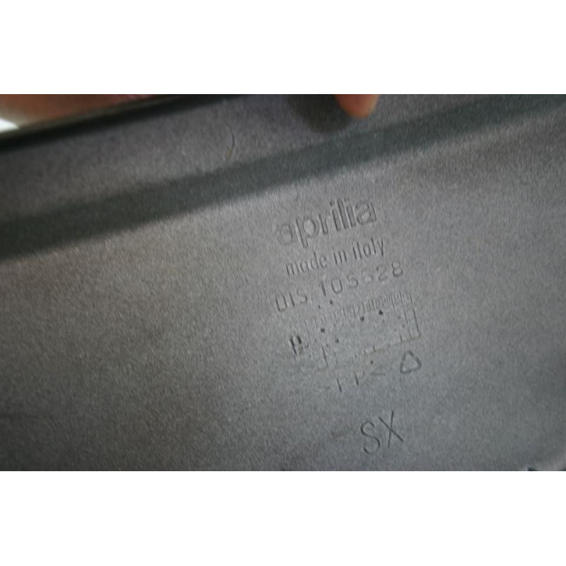 Demi flanc de selle droit APRILIA ATLANTIC 125 2010 à 2012