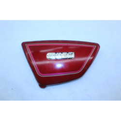 Demi flanc de selle gauche SUZUKI GN 125 1982 à 1996